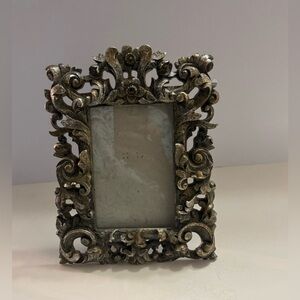 Beautiful vintage style Ornate Frame pic 4 X 6 gold,silver, bronze tone finish